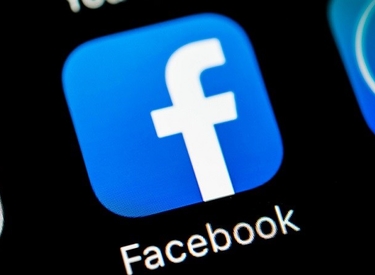 Facebook nói Apple buộc họ phải xóa tin nhắn nói với người dùng rằng Apple cắt giảm 30% doanh số.