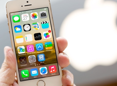 Hình ảnh thực tế của iPhone SE và tư vấn chọn màu theo xu thế