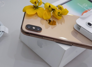 Có tiền mua iPhone Xs nên chọn màu nào cho thời thượng?