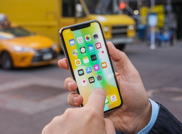Thiết kế và cấu hình của iPhone X được đánh giá cao dù đã 3 năm tuổi