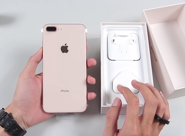 Chênh nhau vài triệu đồng, nên mua iPhone 8 Plus 64GB hay 256GB?