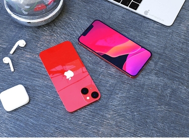 Lộ diện iPhone 13 mini tuyệt đẹp có notch nhỏ gọn và cụm camera chéo lạ mắt
